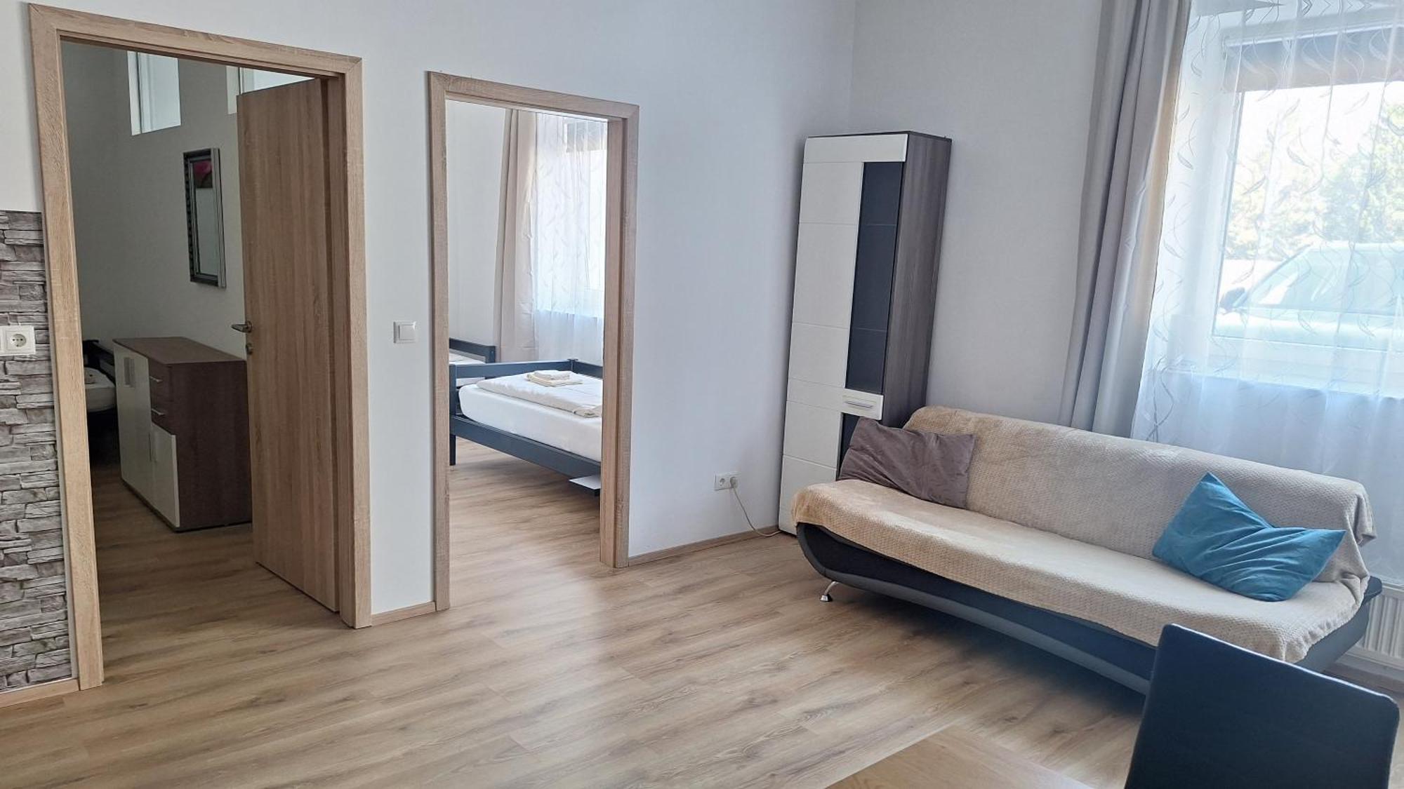 Pension Haus Nova Wiener Neustadt Extérieur photo